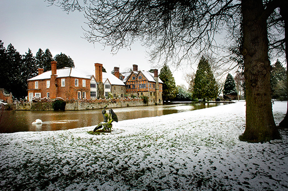 Birtsmorton in Snow - Planning a Last-Minute Winter Wedding