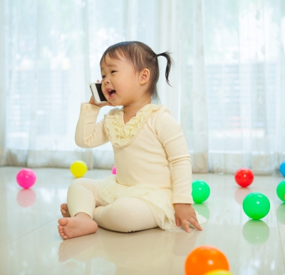 Mom Wisdom Monday: When Is Your Child Ready for His/Her Own Cellphone?