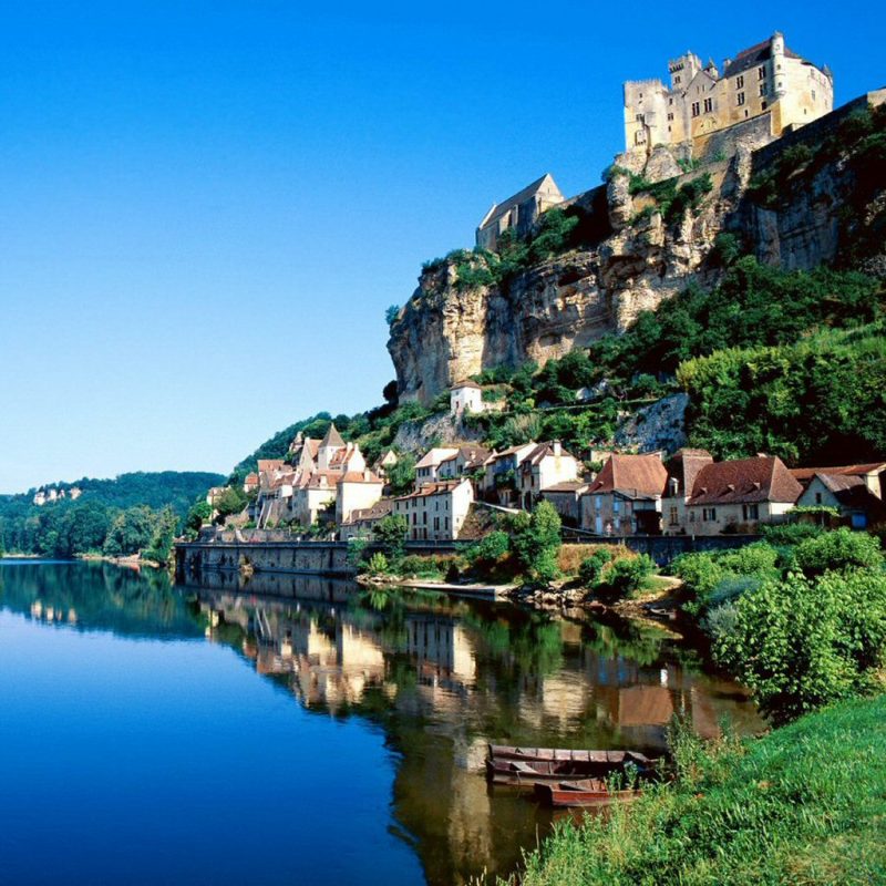 5 Reasons for a Family Vacation in the Dordogne, France