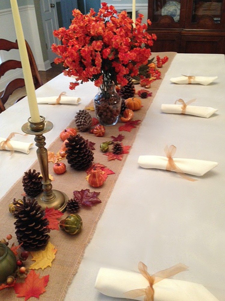 natural burlap runner and thanksgiving decor