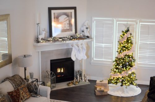 A To-Do List To Make Your Life Less Stressful This Christmas - Decorate the House