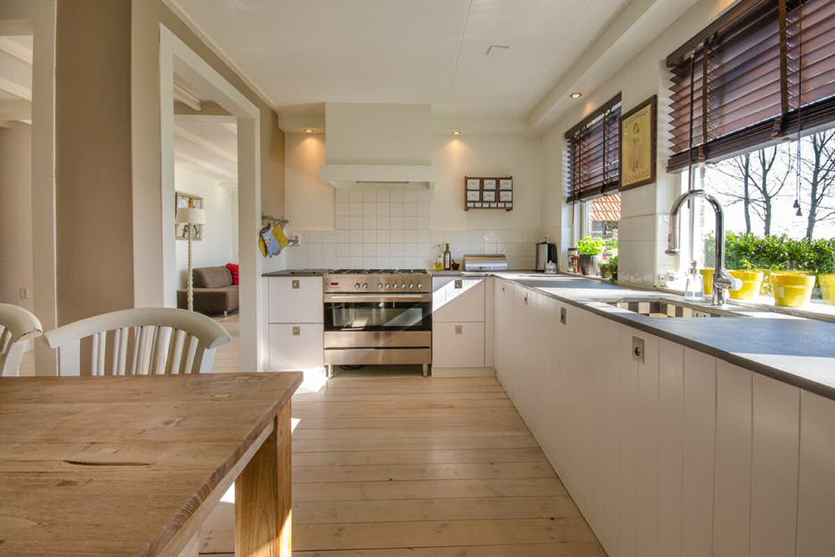 Make Your Kitchen Look More High Spec – on a Budget!