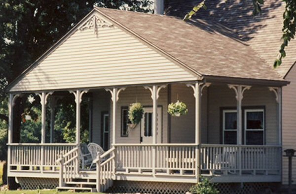 use of porch posts to create an inviting space