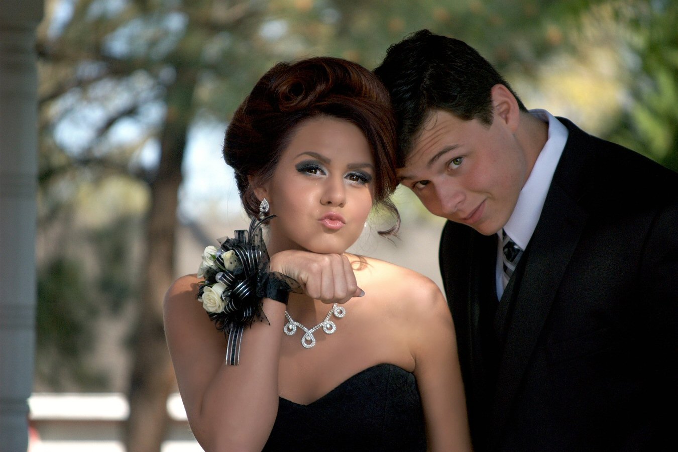 teens ready for prom