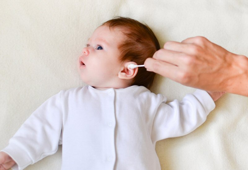 cleaning baby's ears