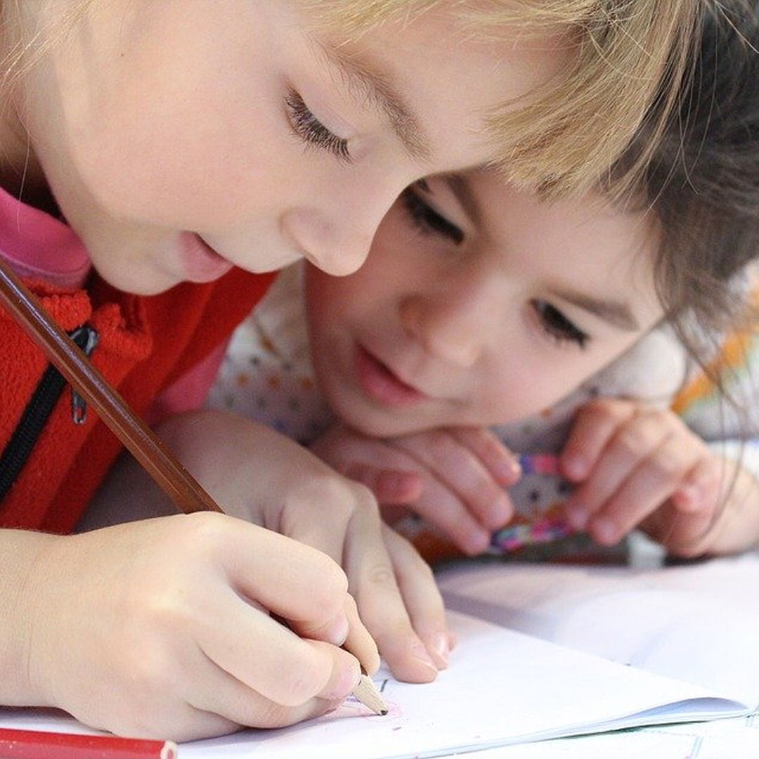 4 Ways To Help Your Kids Succeed At School